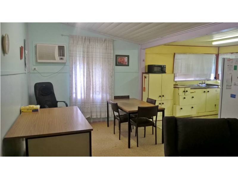 4 Boundary Street, Mount Morgan QLD 4714