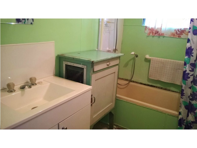 4 Boundary Street, Mount Morgan QLD 4714