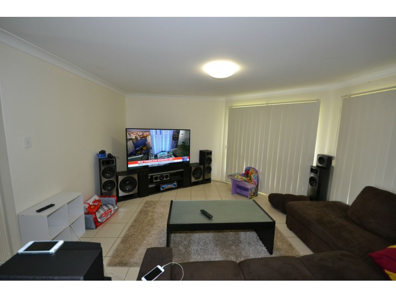 8 Seonaid Place, Gracemere QLD 4702