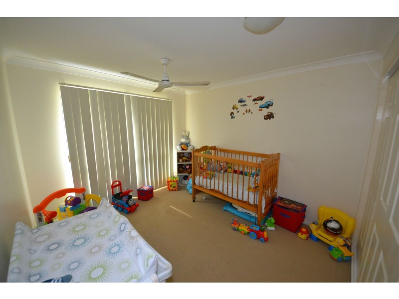 8 Seonaid Place, Gracemere QLD 4702