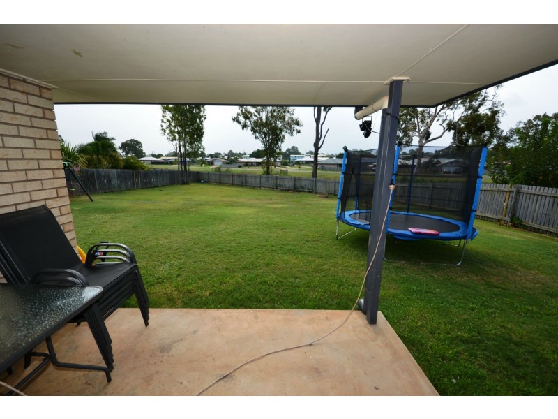 8 Seonaid Place, Gracemere QLD 4702