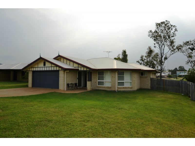 8 Seonaid Place, Gracemere QLD 4702