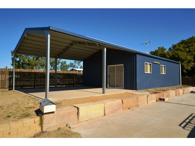 8b Cecil Street, Kabra QLD 4702