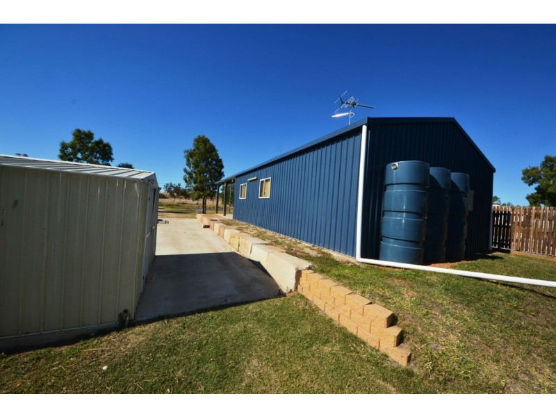 8b Cecil Street, Kabra QLD 4702