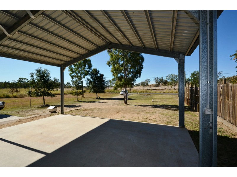 8b Cecil Street, Kabra QLD 4702