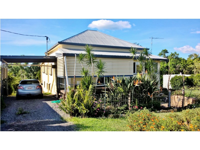 27 Crown Street, Mount Morgan QLD 4714