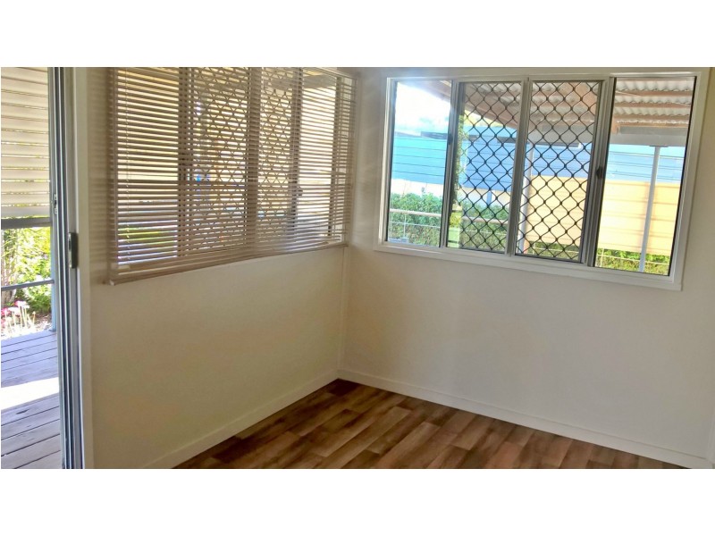 27 Crown Street, Mount Morgan QLD 4714