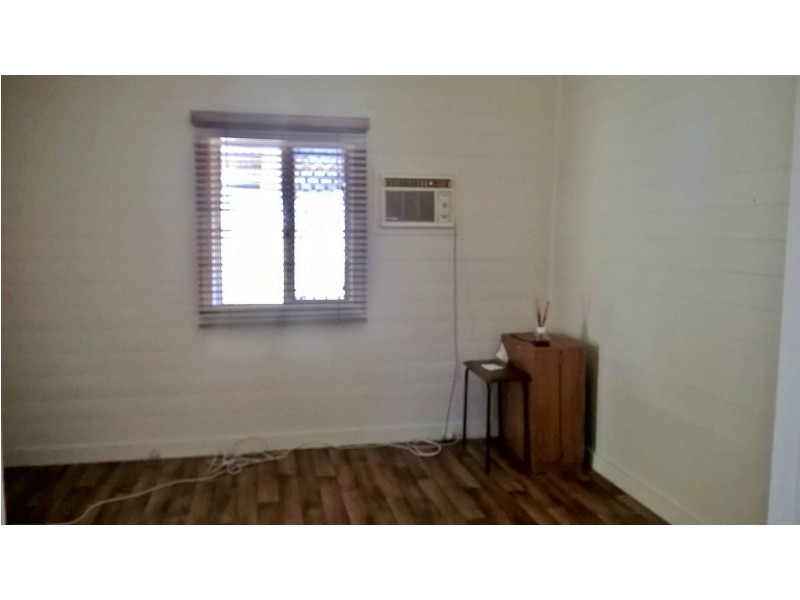 27 Crown Street, Mount Morgan QLD 4714