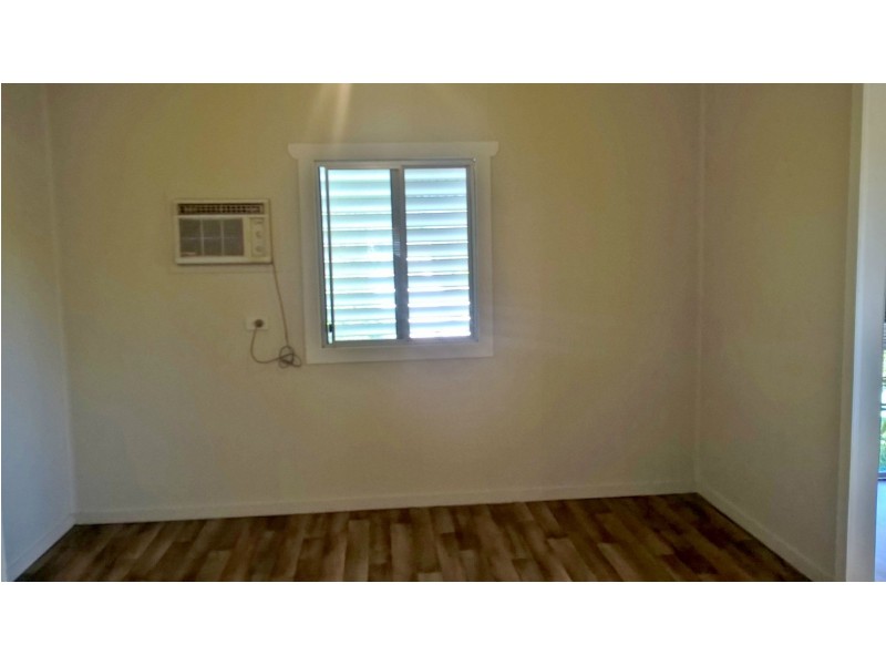 27 Crown Street, Mount Morgan QLD 4714