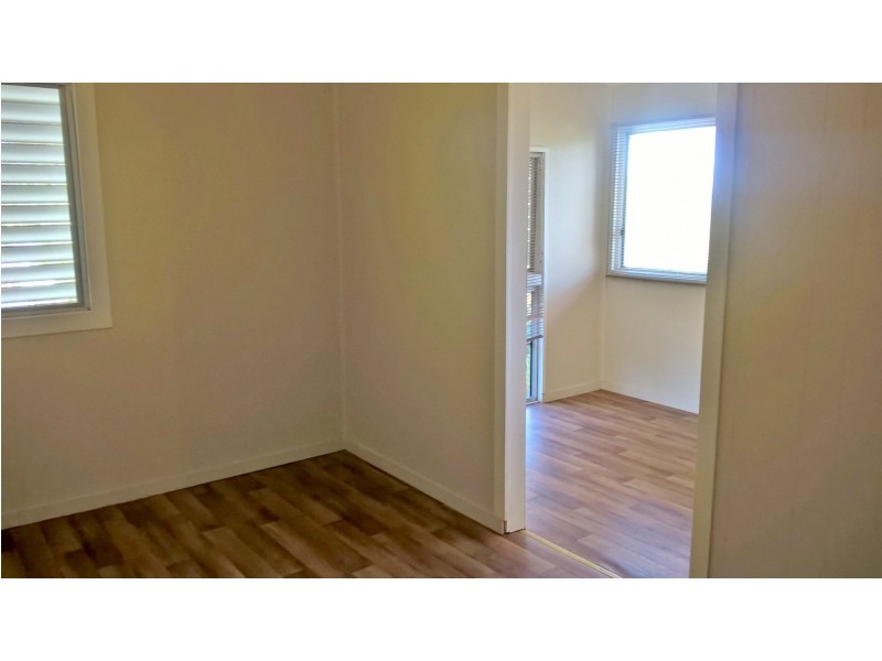 27 Crown Street, Mount Morgan QLD 4714