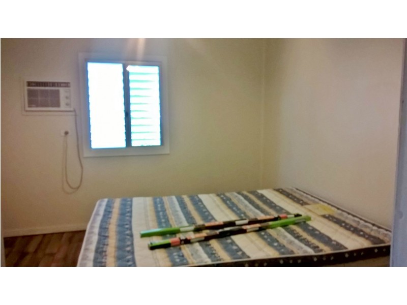 27 Crown Street, Mount Morgan QLD 4714