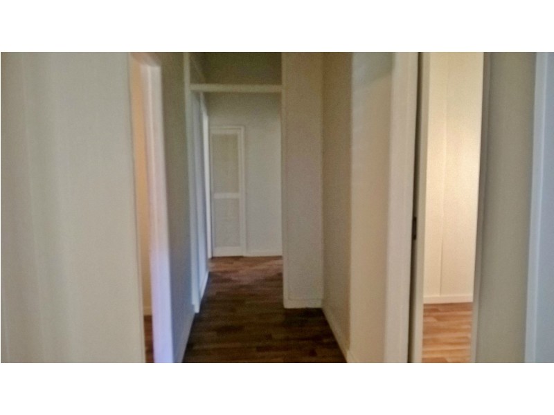 27 Crown Street, Mount Morgan QLD 4714