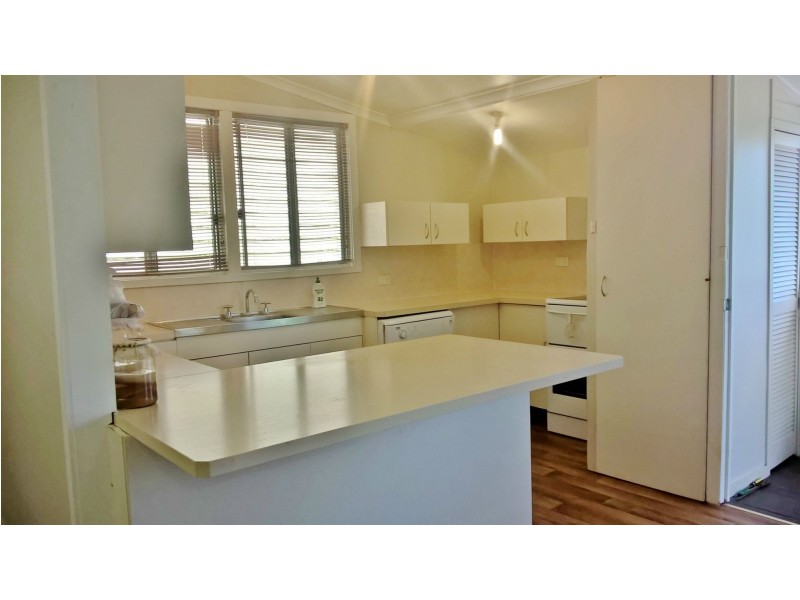 27 Crown Street, Mount Morgan QLD 4714