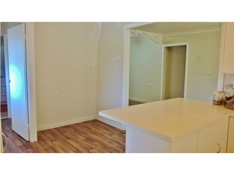 27 Crown Street, Mount Morgan QLD 4714