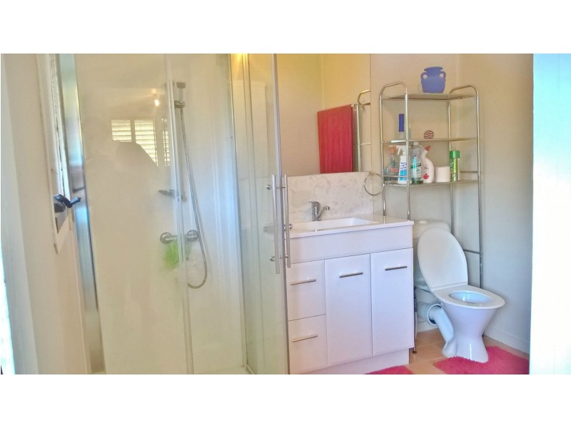 27 Crown Street, Mount Morgan QLD 4714