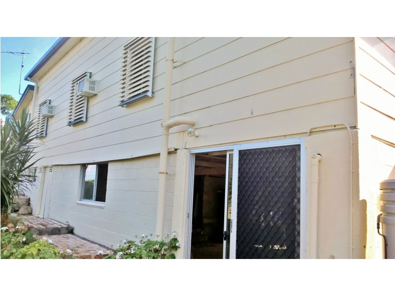 27 Crown Street, Mount Morgan QLD 4714