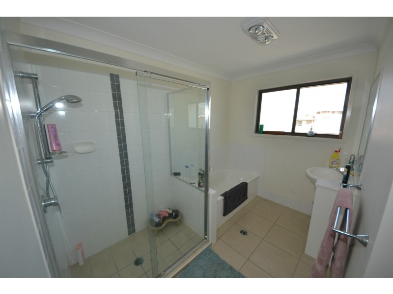 9 Chatterton Boulevard, Gracemere QLD 4702