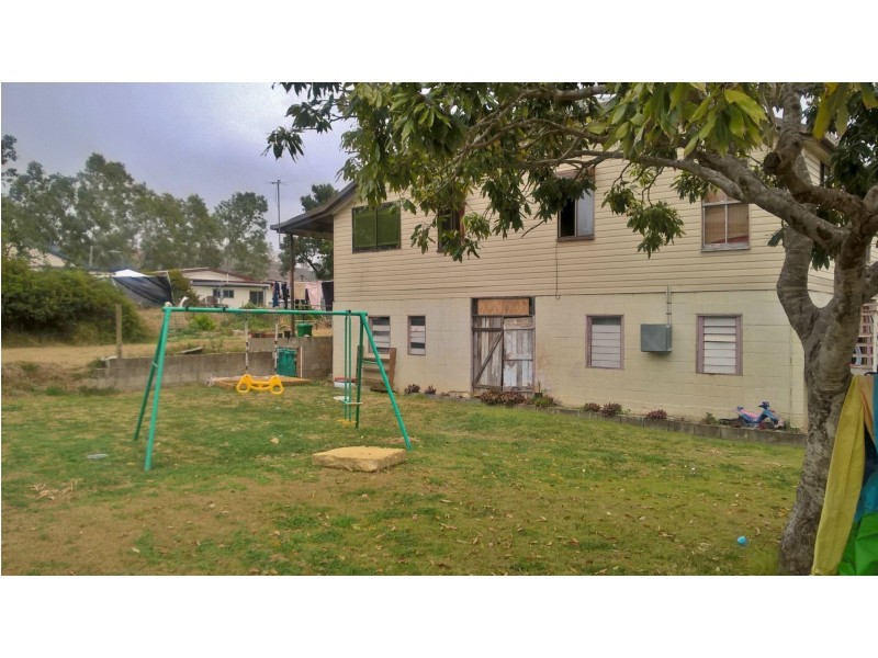 8 Dee Street, Mount Morgan QLD 4714
