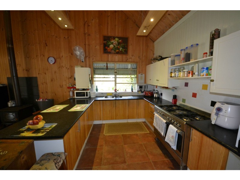 537 Struck Oil Road, Struck Oil QLD 4714