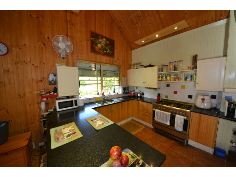 537 Struck Oil Road, Struck Oil QLD 4714