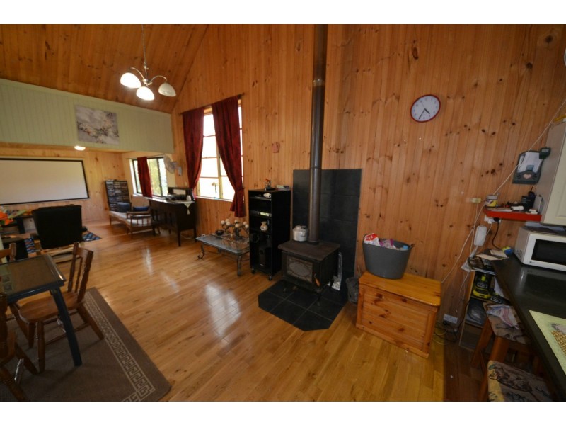 537 Struck Oil Road, Struck Oil QLD 4714