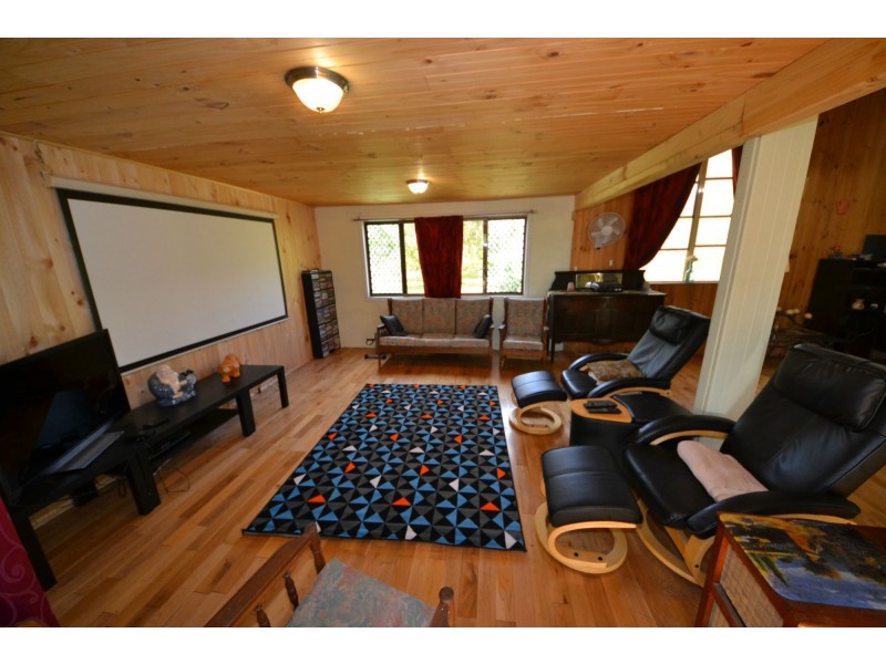 537 Struck Oil Road, Struck Oil QLD 4714