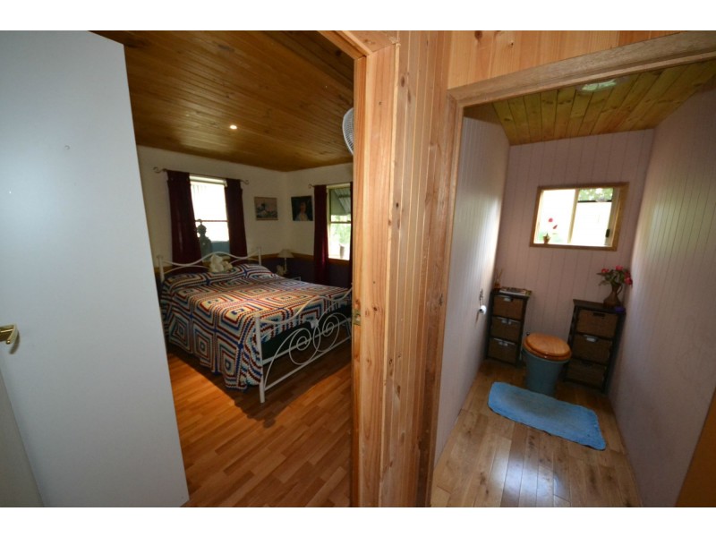 537 Struck Oil Road, Struck Oil QLD 4714