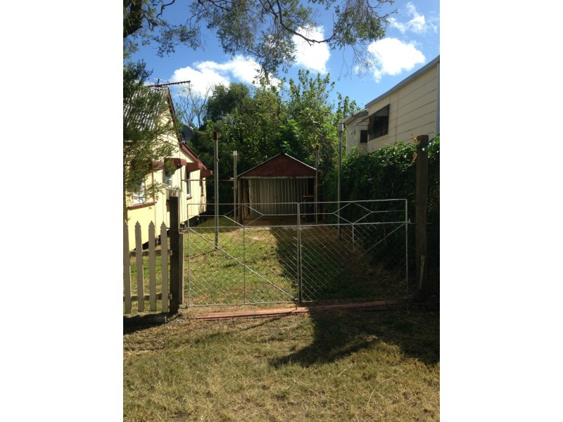 31 Crown Street, Mount Morgan QLD 4714