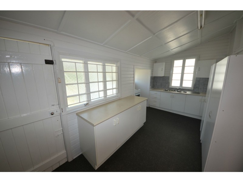 16 Sedborough Street, Allenstown QLD 4700