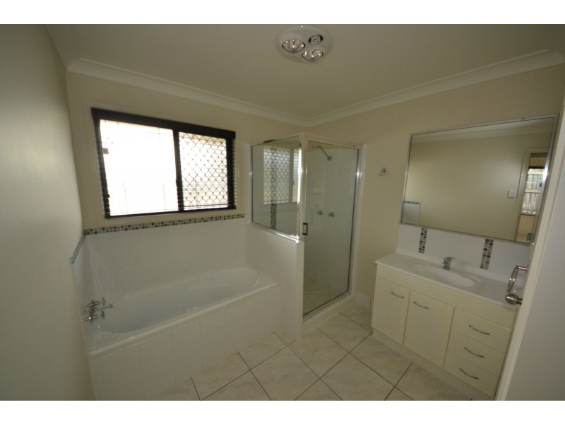 60 Buxton Drive, Gracemere QLD 4702