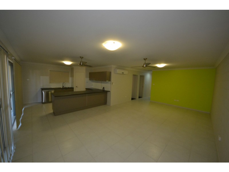 Duplex 2/4 Mallet Close, Gracemere QLD 4702
