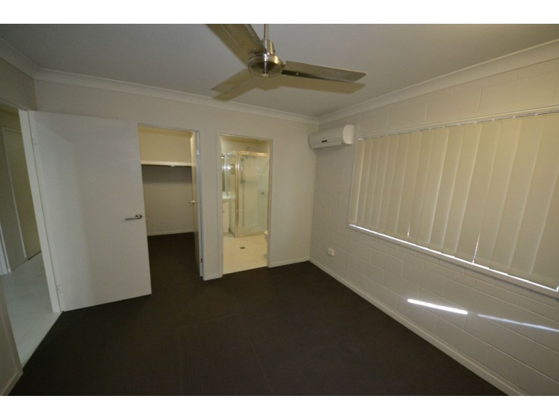 Duplex 2/4 Mallet Close, Gracemere QLD 4702