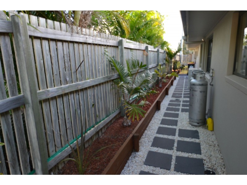 Duplex 2/4 Mallet Close, Gracemere QLD 4702