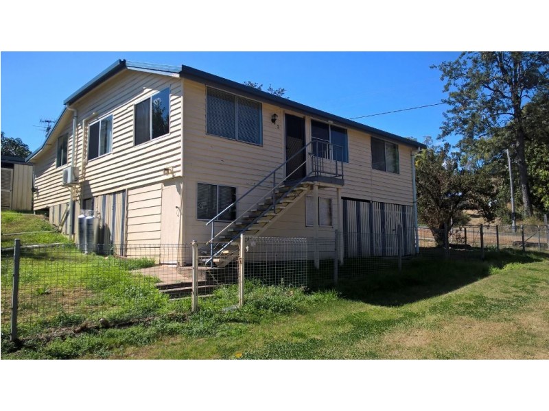 3 Nicholoson Street, Mount Morgan QLD 4714