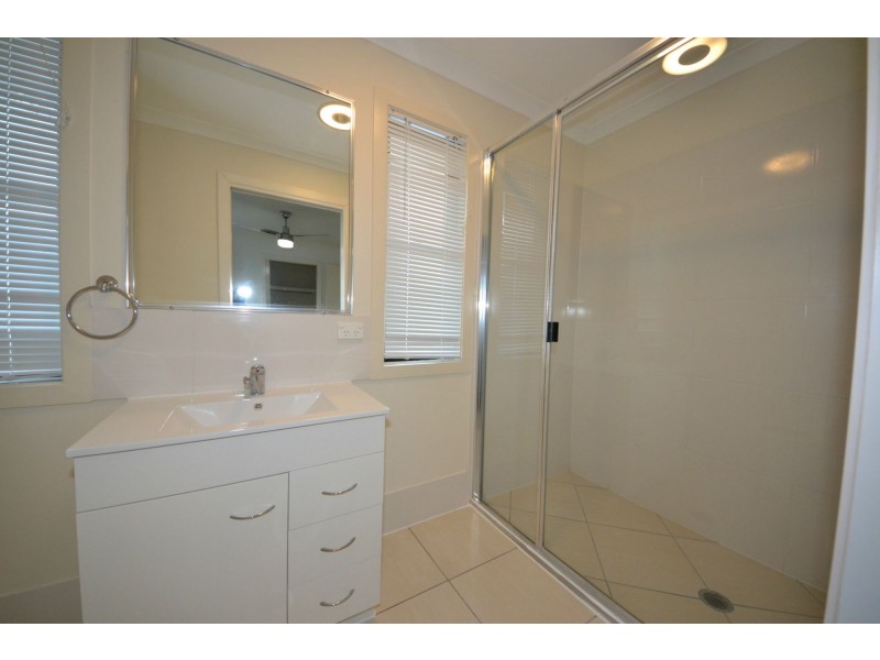 16 John Oxley Drive, Gracemere QLD 4702