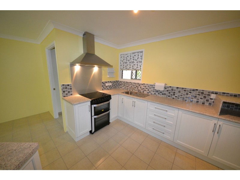 19 Gleeson Close, Gracemere QLD 4702