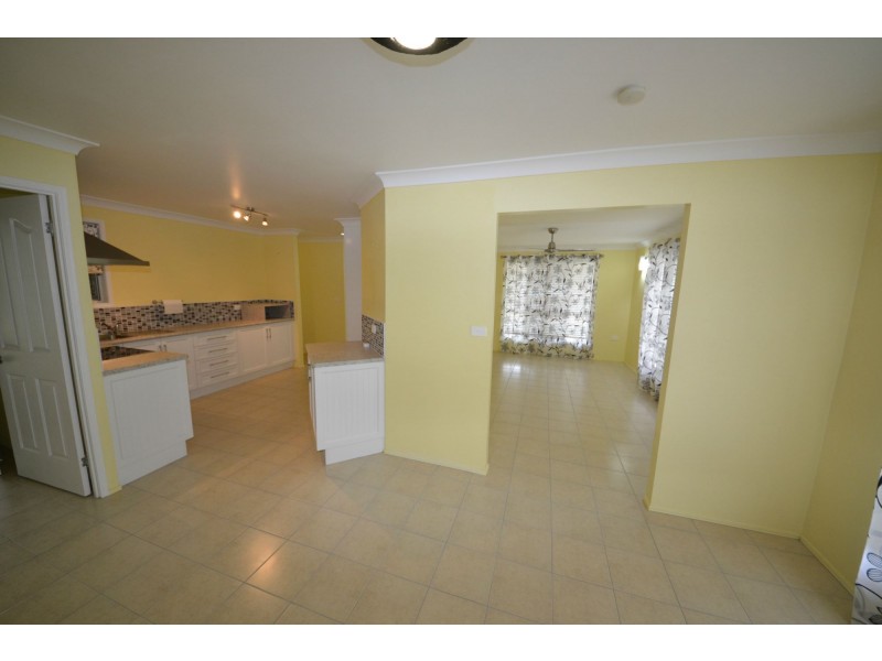 19 Gleeson Close, Gracemere QLD 4702