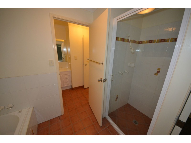 74 Johnson Road, Gracemere QLD 4702