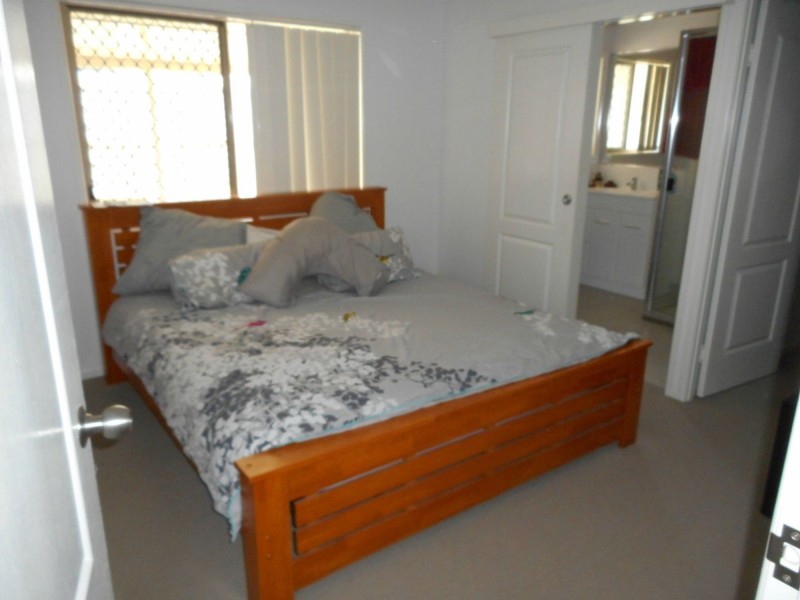 8 Dunnett Street, Gracemere QLD 4702