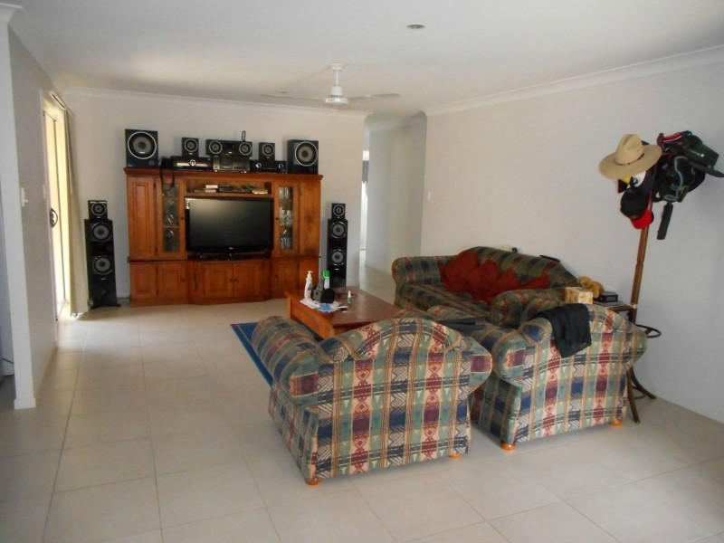 8 Dunnett Street, Gracemere QLD 4702