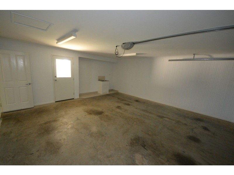 4 Brady Place, Gracemere QLD 4702