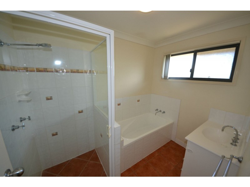 35 Seonaid Place, Gracemere QLD 4702