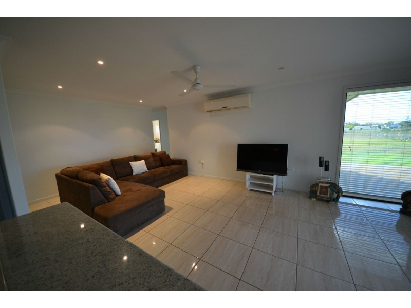 12 Ingram Drive, Gracemere QLD 4702