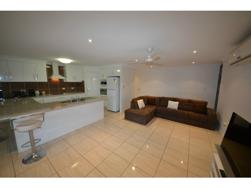 12 Ingram Drive, Gracemere QLD 4702