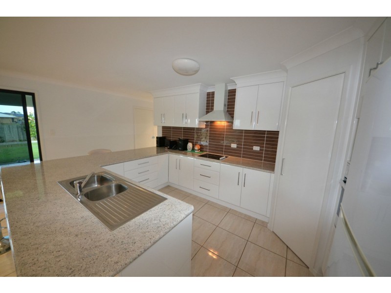 12 Ingram Drive, Gracemere QLD 4702