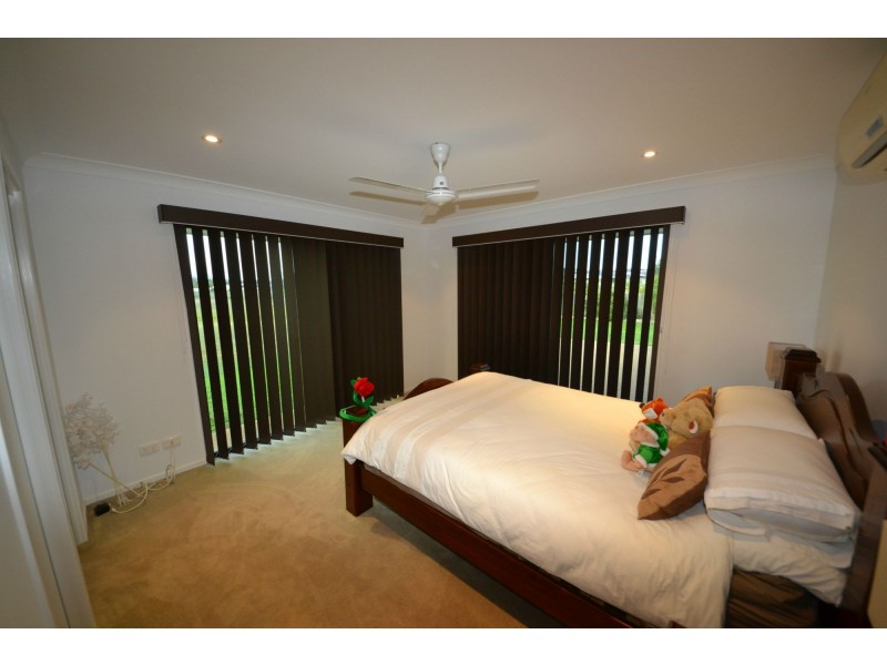 12 Ingram Drive, Gracemere QLD 4702