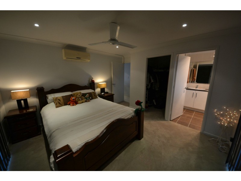 12 Ingram Drive, Gracemere QLD 4702