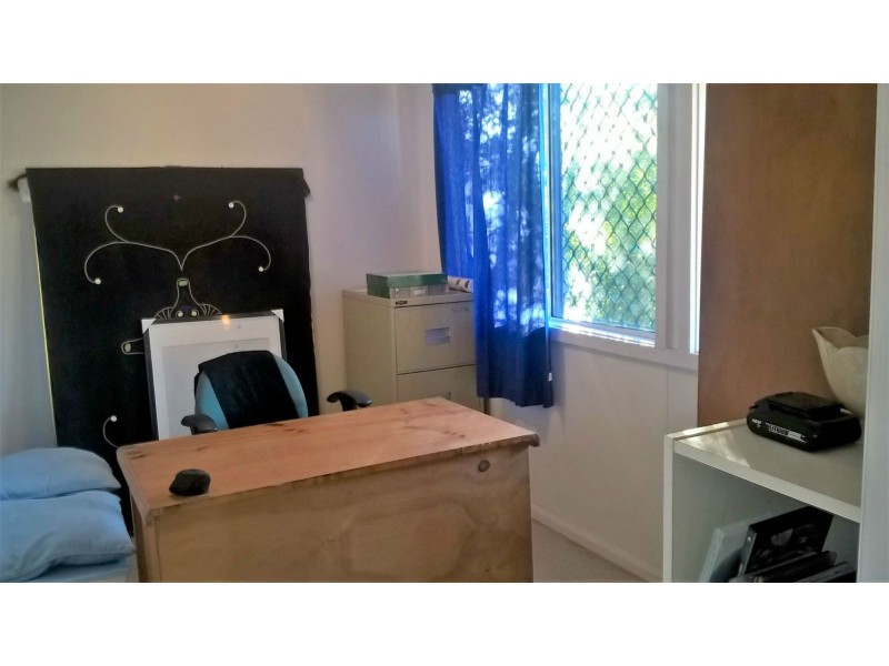 1 Gordon Lane, Mount Morgan QLD 4714