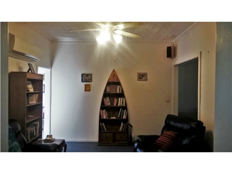 1 Gordon Lane, Mount Morgan QLD 4714
