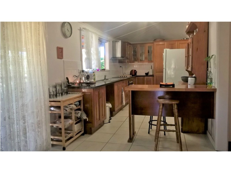 1 Gordon Lane, Mount Morgan QLD 4714